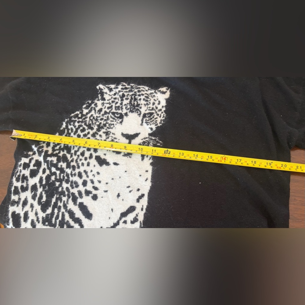 Forever 21 Black & White Leopard Jaguar Cheetah Long Sleeve Sweater Top Shirt - Picture 11 of 11